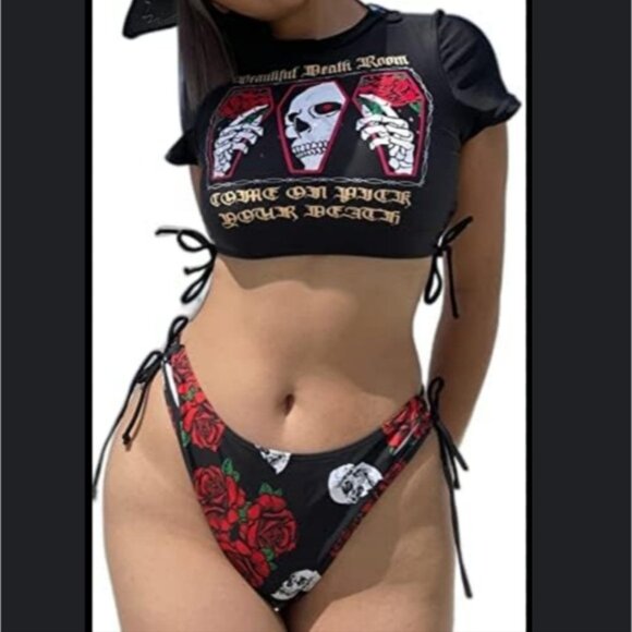 ❤️10/$40 New shein romwe skull goth bikini - Picture 1 of 5